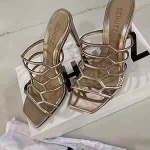 NIB Too small and can’t return. Selling 7.5. A beautiful sexy staple!